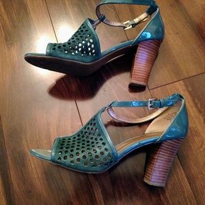 Circa Joan and David Heels 8.5